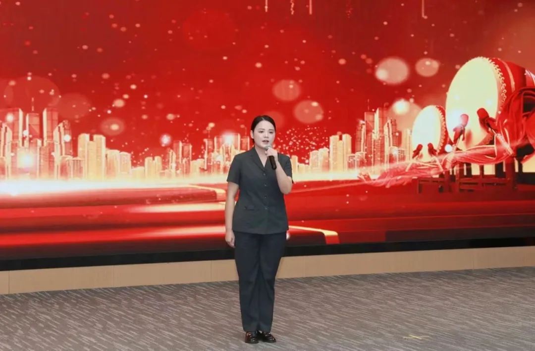 蘄春法院干警在全省法院“我身邊的鮑衛(wèi)忠”主題演講比賽中榮獲二等獎(jiǎng)